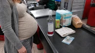 "Piłam w ciąży. Moje dziecko za to płaci". Wyznania matek, które wychowują dzieci z płodowym zespołem alkoholowym