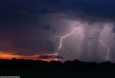Pogoda. IMGW wydał ostrzeżenia. Upał i burze mogą być niebezpieczne