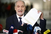 Macierewicz twierdzi, że dokument SKW zniknął z jego biura
