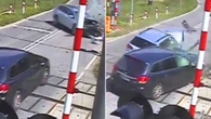 Koszmarny wypadek na przejeździe. Wszystko nagrała kamera