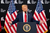 Trump wprowadza nowe przepisy dotyczące palenia flagi USA
