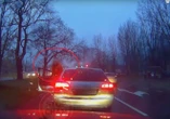 Szeryf w Audi wyszedł z auta. Policja ma problem