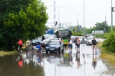 Burze na Polską. Dlaczego nie było alertów RCB? Żeby odbiorca nie tracił czujności