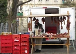 Kupili na targu galeretkę. Jedna osoba nie żyje. Jest alert RCB
