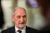 Macierewicz radzi mężczyznom. Pokazał filmik