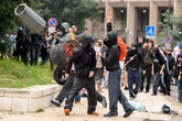 Uliczna bitwa w Mediolanie. Rannych 60 policjantów