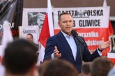 Nawrocki był błędem? "Musiał pokonać niechęć w PiS"