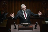 Dla nich Grzegorz Braun jest bohaterem. "Prawdziwy mężczyzna"