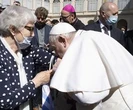 Niesamowity gest papieża Franciszka. To zdjęcie obiega świat