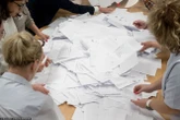 Sondażownie z apelem przed niedzielą. Mówią o walce "na żyletki"