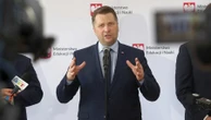 Wakacje – a co po nich? Czarnek o prawdopodobnym scenariuszu na 1 września