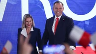 Prezydent już niemal pewny. Trzaskowski musi liczyć na cud