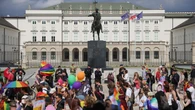 Parada Równości przeszła ulicami Warszawy. „Wpisała się klimat i historię”