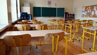 Znikają ze szkół jeszcze przed końcem roku. Powodem... oszczędności