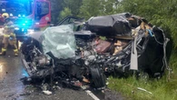 Bus zderzył się z ciężarówką. Pięć osób rannych, jedna nie żyje
