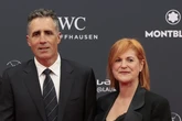 La vida actual de Miguel Indurain: tres hijos y mucha tranquilidad en Pamplona, donde reside junto a su mujer, Marisa, tras más de 30 años de matrimonio