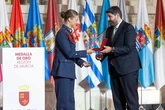 La Princesa Leonor cierra su etapa militar con un guiño a la Escuela de Paracaidismo: "¡A veces conviene encomendarse a la Morenica!"