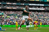 Un debut soñado para México que acabó con tres rojas y el Azteca cantando 'El Rey'