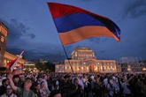 Armenia vota hoy entre la paz prometida de Pashinián y la amenaza de Putin
