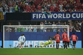 Lionel Messi es el mejor jugador de todos los tiempos. ¿Por qué se le da tan mal lanzar penaltis?