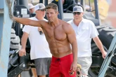 Vuelven Los vigilantes de la playa: todo lo que debe saber sobre Stephen Amell, el guapo y cachas nuevo protagonista
