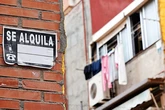 Consumo abre expediente a una "gran inmobiliaria" que alquila "miles" de pisos en España por cláusulas abusivas en los contratos