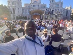 La 'adopción' de Don Achilles, el sacerdote arquitecto que llegó de Camerún y tocó a León