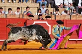 El catalán Mario Vilau da una vuelta al ruedo en su presentación en Sevilla con una buena novillada de La Cercada