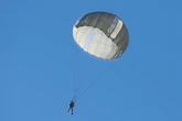 Las fotos del espectacular salto en paracaídas de la Princesa Leonor
