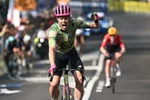 Michael Valgren agua la fiesta a la escapada del Movistar en el Giro