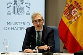 El ministro Arcadi España quita hierro a la dimisión en cadena de la cúpula de la Agencia Tributaria y anuncia que nombrará sucesor este martes: "Es la normalidad"