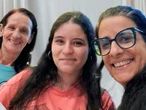 "Mi hija me dio un martillo a través de una grieta y rompí la puerta para que pudieran salir"