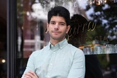 Mauro Caffaratto, hijo de Almudena Grandes: "He disfrutado mucho con los libros de mi madre, pero no me han influido como escritor"