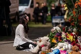Luto en Kiev por los 24 muertos en los bombardeos lanzados el jueves por Rusia, los más intensos desde el inicio de la invasión