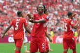 Manzambi hiela Canadá y alza a Suiza como primera del Grupo B; Qatar y Lopetegui, eliminados