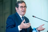 Garamendi se muestra "preocupado" por el absentismo: "Nos cuesta 33 mil millones"