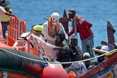 El juez de El Hierro activa la devolución de 85 senegaleses y el TSJ niega que entre ellos haya una menor
