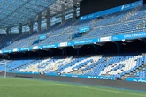 A contra reloj en Riazor para reparar los daños en el césped y las gradas antes del amistoso de la selección