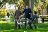 Avance de 'La Promesa', capítulo 834 del 14 de mayo: La llegada de un periodista altera la paz del palacio