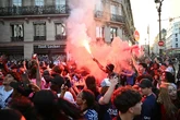Decenas de arrestos y un polícía herido en los brotes de violencia en París tras la victoria del PSG