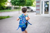 El Gobierno prepara una ayuda de 200 euros al mes por hijo para todas las familias: esto es lo que se sabe