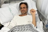 Jaume Asens, eurodiputado de Comuns, recibe el alta hospitalaria tras recibir un trasplante de riñón de su madre