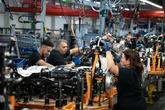 El envejecimiento no solo amenaza las pensiones... también a las empresas: más del 40% de los puestos críticos dependen ya de trabajadores veteranos