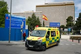 Abandonan el Gómez de Ulla los 12 españoles del brote de hantavirus y queda ingresado en la UATAN el último positivo