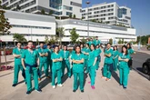 La rebelión de los anestesistas arrastra al resto de médicos contra Mónica García, que busca tramitar cuanto antes su reforma