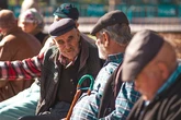 La Ley de Propiedad Horizontal lo confirma: no hace falta votar en la comunidad de vecinos para hacer obras en escaleras o ascensores si hay vecinos de más de 70 años