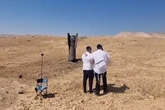 La impactante imagen de un misil clavado en el suelo en Cisjordania tras el intercambio de fuego entre Israel e Irán