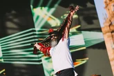 Califato 3/4 y La Plazuela desatan la furia festiva andalucista con electrónica, flamenco y mucha guasa reivindicativa