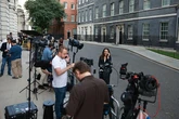Keir Starmer comparece en Downing Street y anuncia que dimitirá
