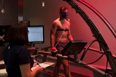 Dentro del laboratorio que prueba los límites del calor extremo: el experimento más radical expuso a humanos a 54 ºC y a una humedad del 26%